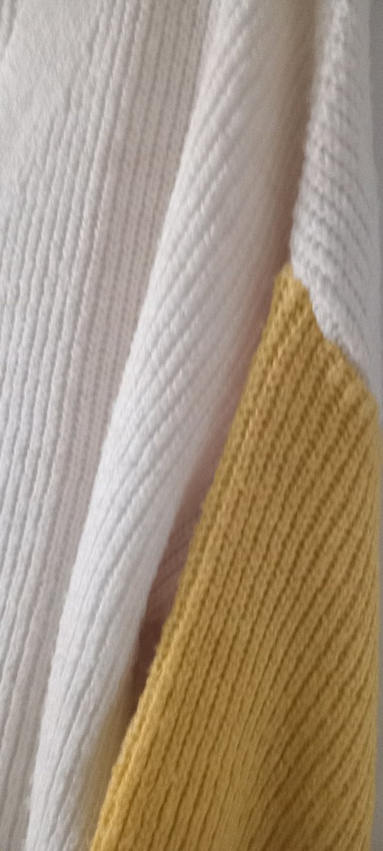 Rahat Kesim Renkli Kollu Kadın Hırka - Görsel 3