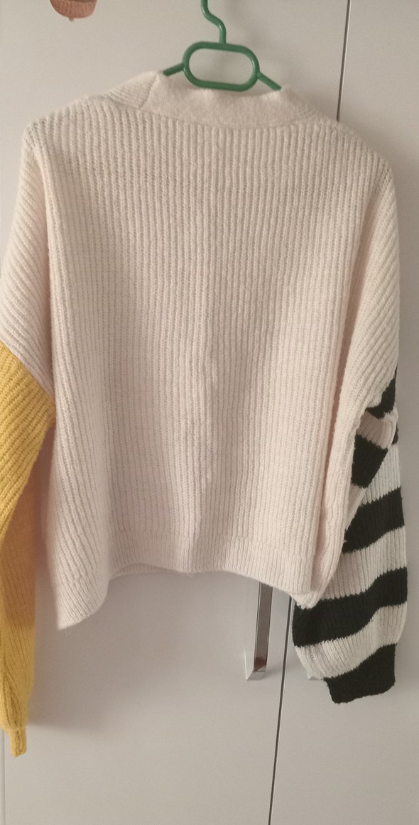 Rahat Kesim Renkli Kollu Kadın Hırka - Görsel 4