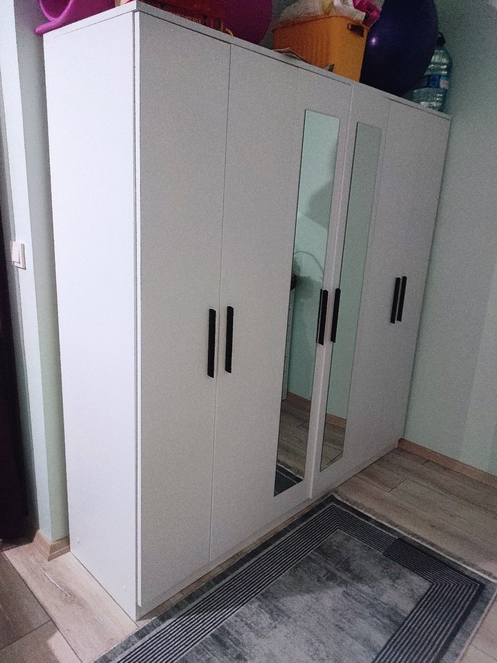 Beyaz ve Gri Gardırop - Görsel 2