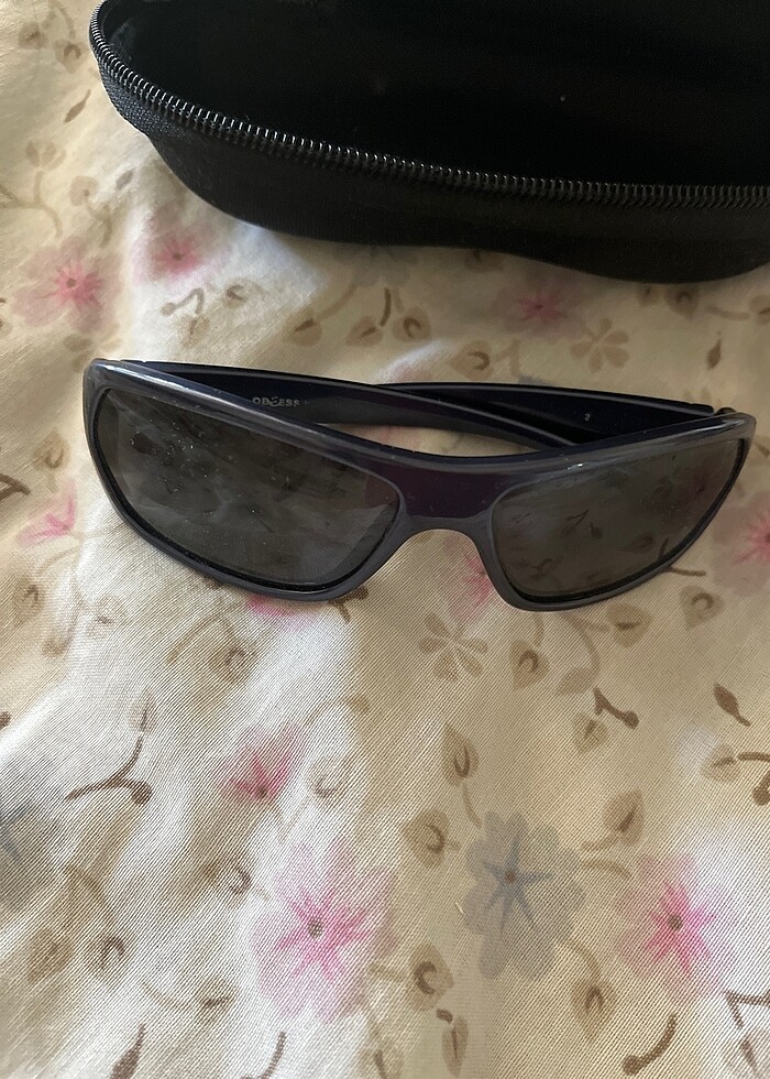 Erkek çocuk güneş gözlüğü. Güneşe hassas gözler için idealdır . - Görsel 2