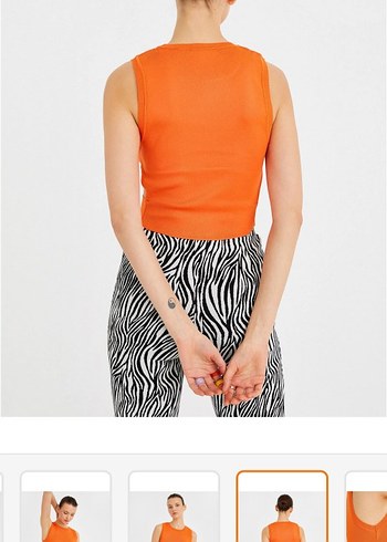 turuncu pencere detaylı kolsuz bluz - Görsel 4