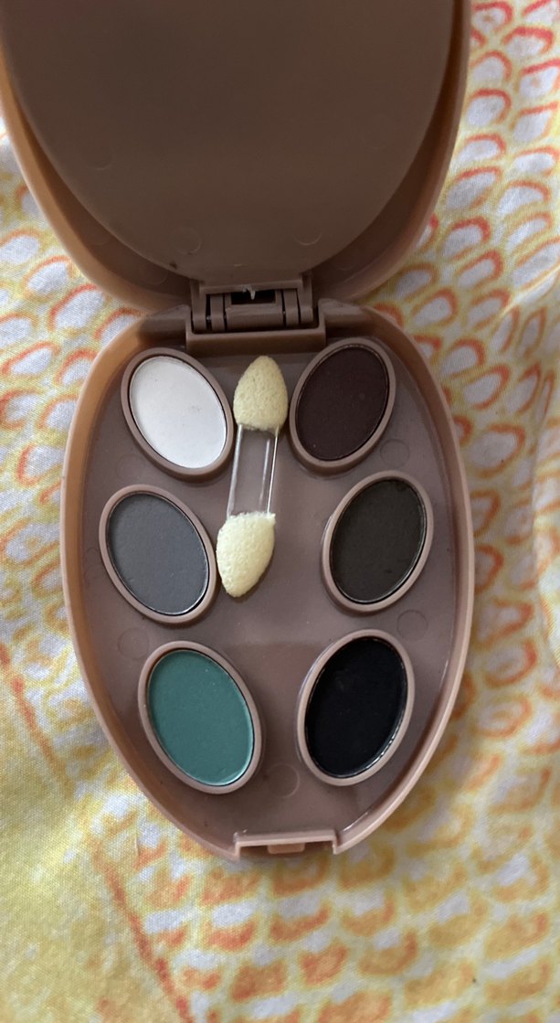 Bej Naked3 Makyaj malzemeleri far paketi,pudra , ayna , süngeri - Görsel 2