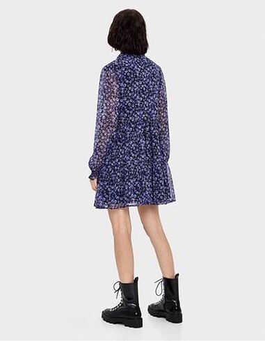 Bershka Bershka desenli gömlek yaka elbise