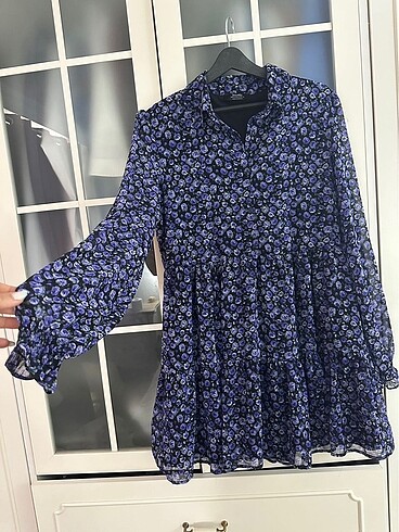m Beden Bershka desenli gömlek yaka elbise