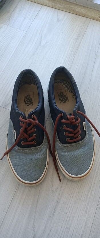 43 numara Vans ayakkabı 