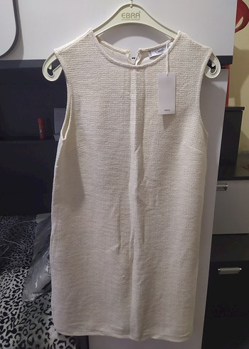 Beyaz Yüksek Yakalı Kolsuz Midi Elbise - Görsel 3