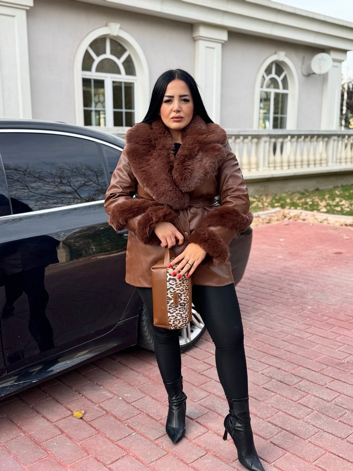 Kahverengi Deri Detaylı Leopar Desenli Kadın Kaban - Görsel 3