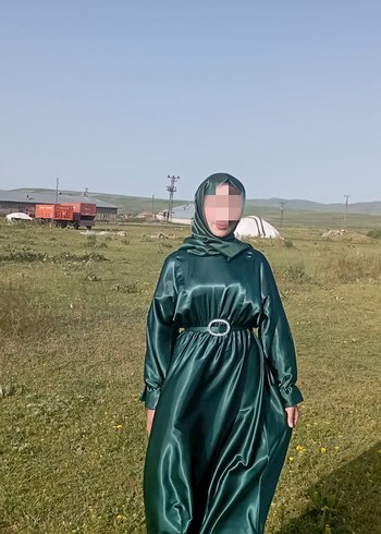 40 Beden yeşil Renk Drapeli Yüksek Yakalı Uzun Yeşil Elbise #abiye #tesettür #elbise
