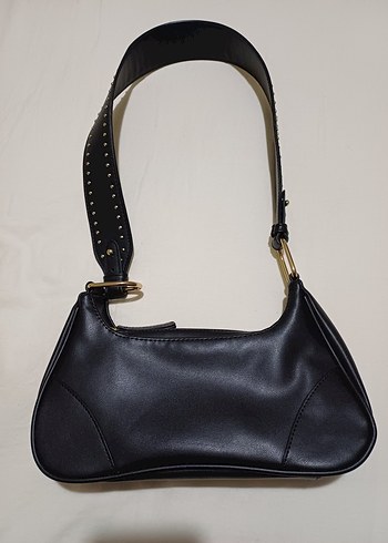 Bershka Zımbalı Baget Çanta