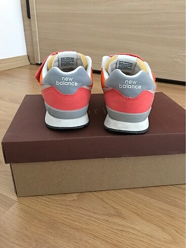 35 Beden Kız çocuk orijinal new balance spor ayakkabı.