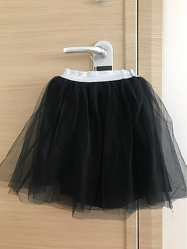LC Waikiki Siyah tütü etek.