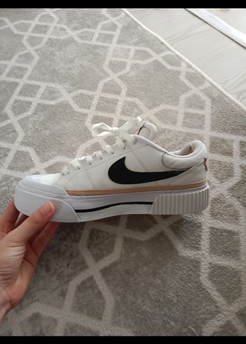 39,5 Beden beyaz Renk Nike Beyaz Kadın Spor Ayakkabı