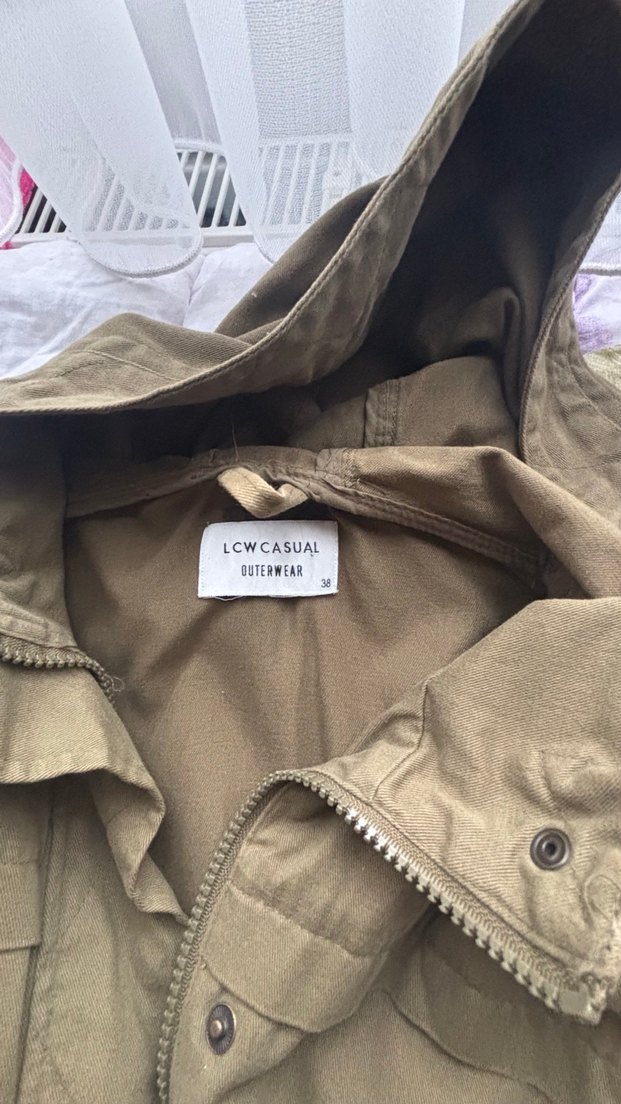 Haki Kapüşonlu Kadın Ceket - Görsel 3