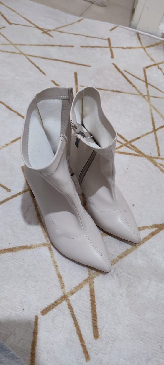 Krem Deri Stiletto Topuklu Kadın Bot - Görsel 4