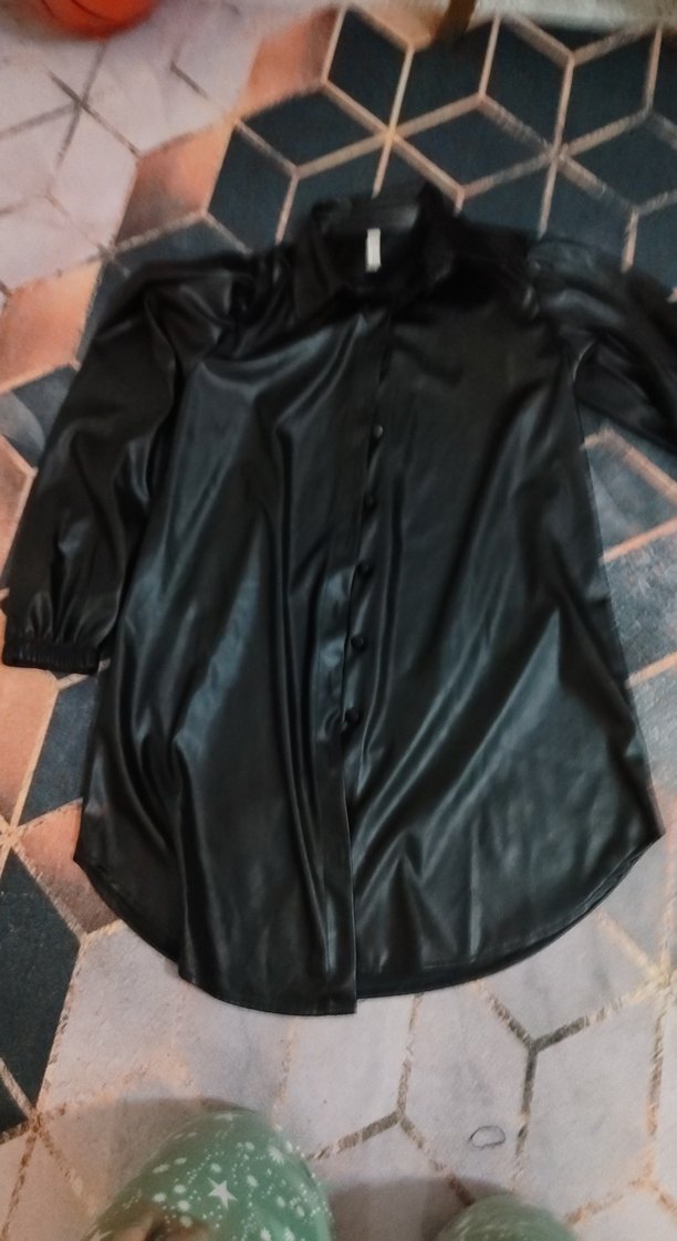 Düğmeli Siyah Deri Kadın - Görsel 4