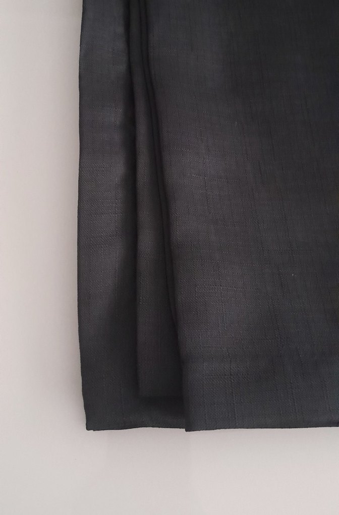 Siyah Desensiz Sade Dertsiz Masa Örtüsü - Görsel 3