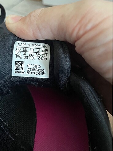 36,5 Beden Adidas spor ayakkabı