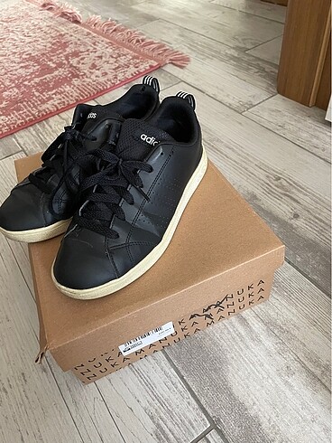 Adidas spor ayakkabı
