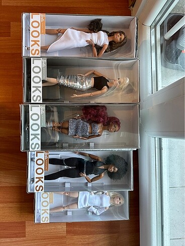 Barbie Looks oyuncak bebekler