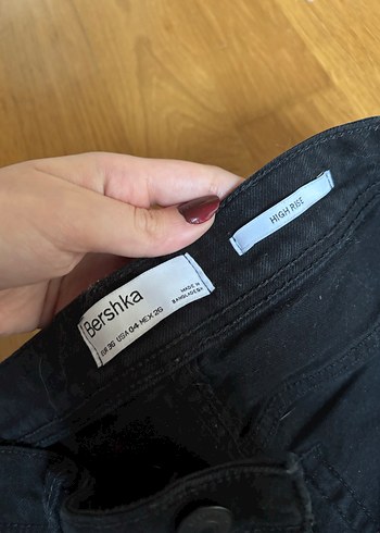 Bershka 36
