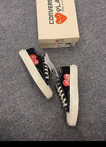 40 Beden Converse play unisex Kutulu etiketli barkodlu QR kodu mevcut