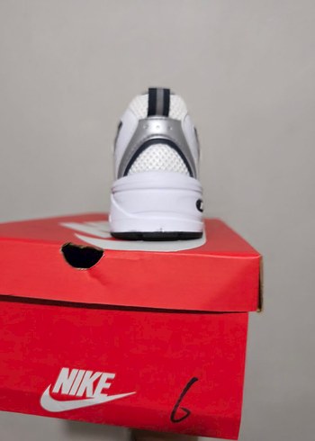 Nike Beyaz Kadın Spor Ayakkabı - Görsel 2