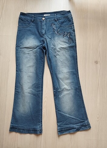 Diğer KADIN İŞLEMELİ JEANS