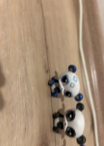 Beyaz ve Gri Dürbün - Görsel 2