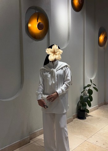 Haki ve beyaz takım omuz seyyardır beden için yazımız - Görsel 4