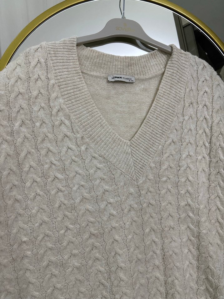 Bej V Yaka Örgü Kadın Süveter - Görsel 3