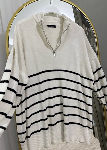 Yarım Fermuarlı Çizgili Beyaz Kadın Kazak - Görsel 3