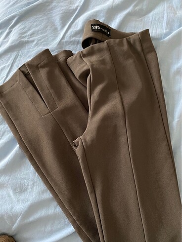 Zara Yırtmaçlı