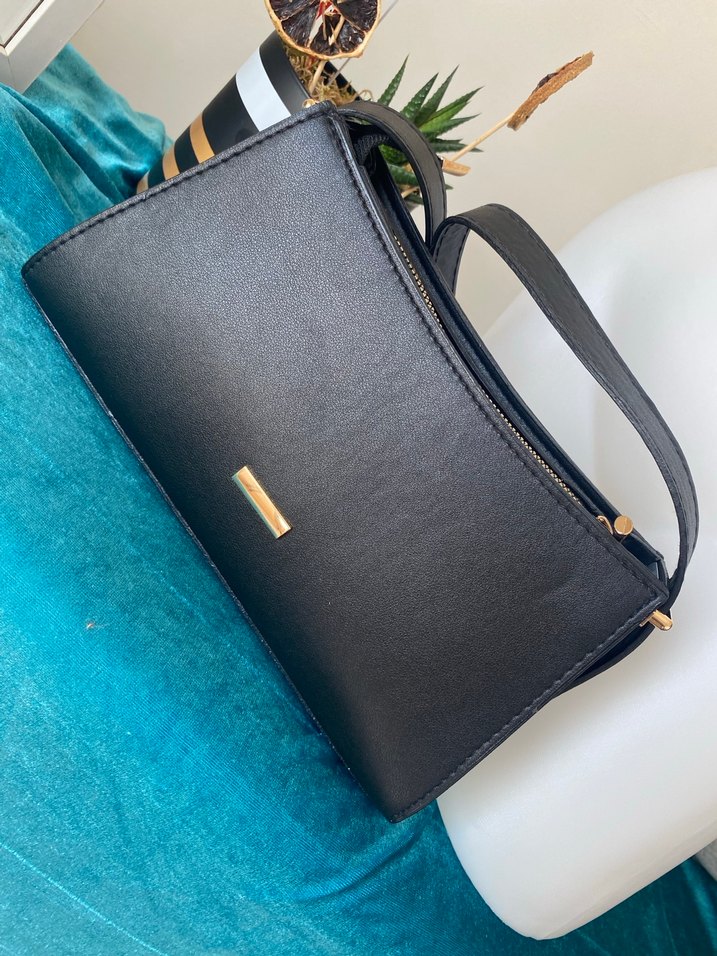 Siyah Deri Tokalı Kadın Çanta - Görsel 2