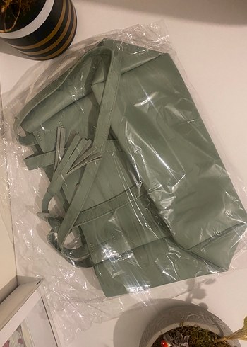 Püsküllü Pastel Haki Deri Kadın Çanta - Görsel 5