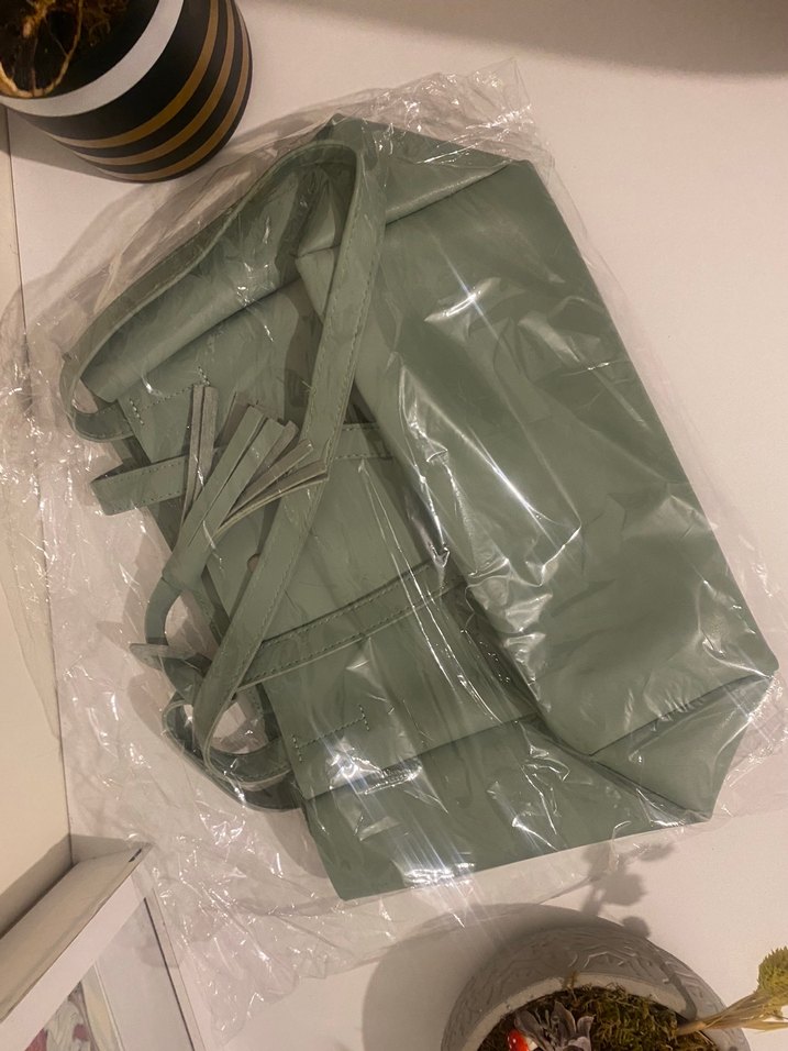 Püsküllü Pastel Haki Deri Kadın Çanta - Görsel 5