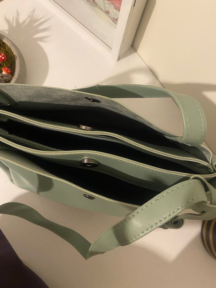 Püsküllü Pastel Haki Deri Kadın Çanta - Görsel 4