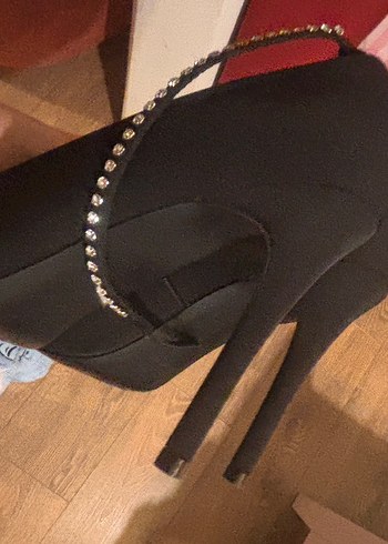 Siyah Süet Tokalı İnce Topuklu Kadın Ayakkabı - Görsel 5