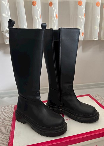 Siyah Kadın Çizme - Görsel 2