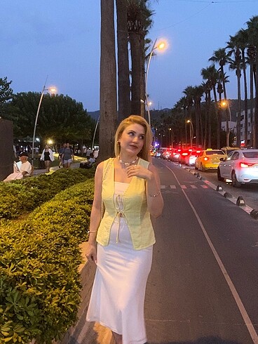 Beyaz etek