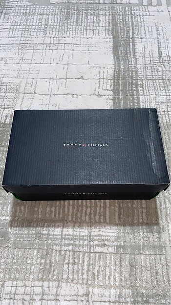 Tommy Hilfiger