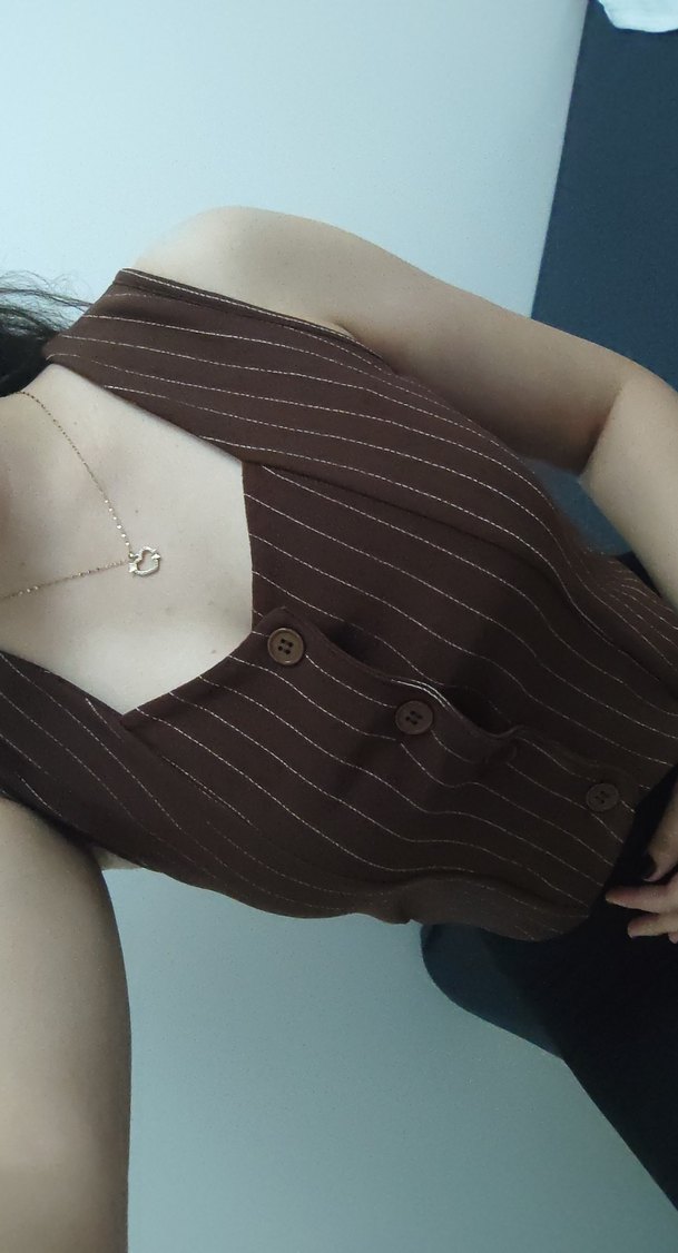 Düğmeli V Yaka Kahverengi Kadın Yelek - Görsel 2