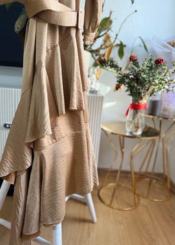 Bej Uzun Kollu Kemerli Kadın Elbise - Görsel 3