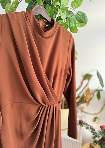 Drapeli Kahverengi Uzun Elbise - Görsel 2