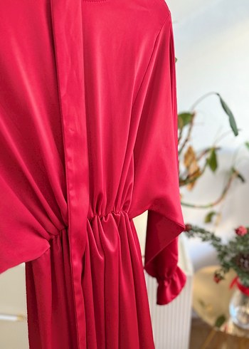 Kırmızı Uzun Saten Elbise - Görsel 2