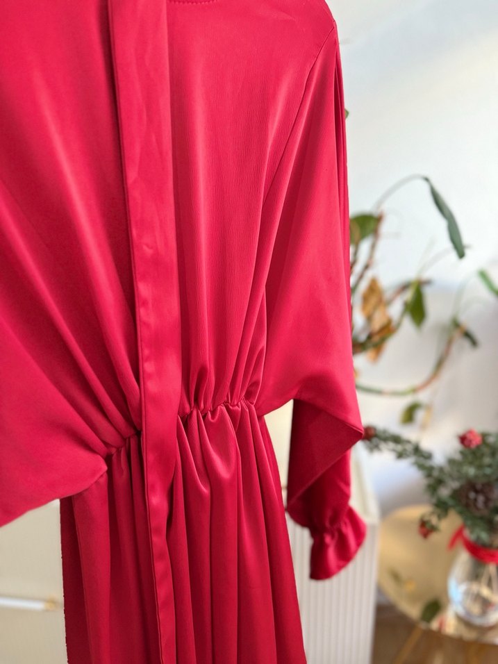 Kırmızı Uzun Saten Elbise - Görsel 2
