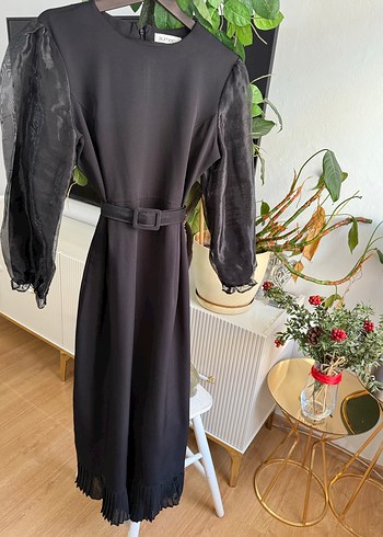 Siyah Kemerli Uzun Gotik Elbise - Görsel 4