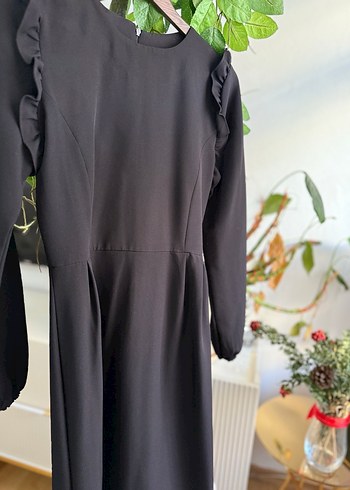 Siyah belden detaylı tesettür elbise - Görsel 3