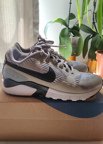 Nike Gri Spor Ayakkabı Laced Model