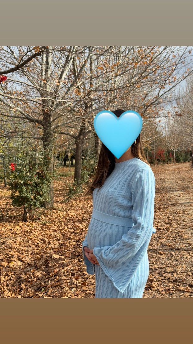 Mavi Yüksek Yakalı Uzun Triko Hamile Elbisesi - Görsel 3