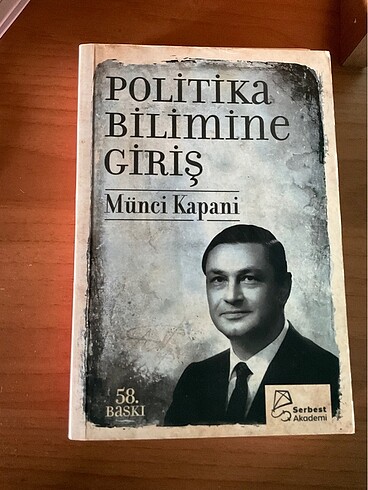 Politika bilimine giriş Münci Kapani